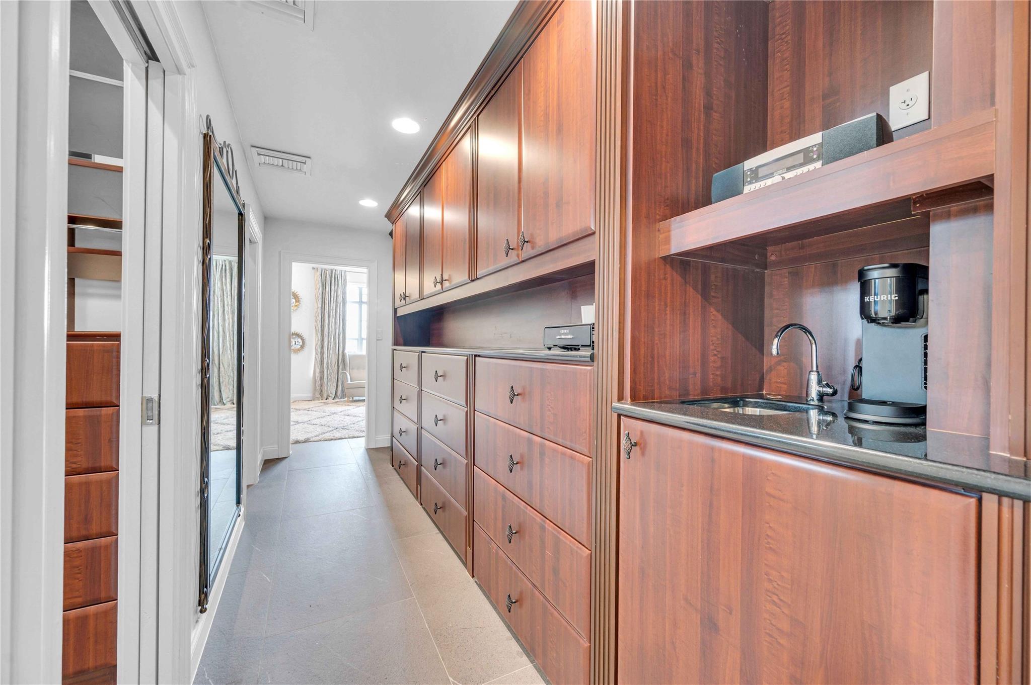 1317 Middle River Dr