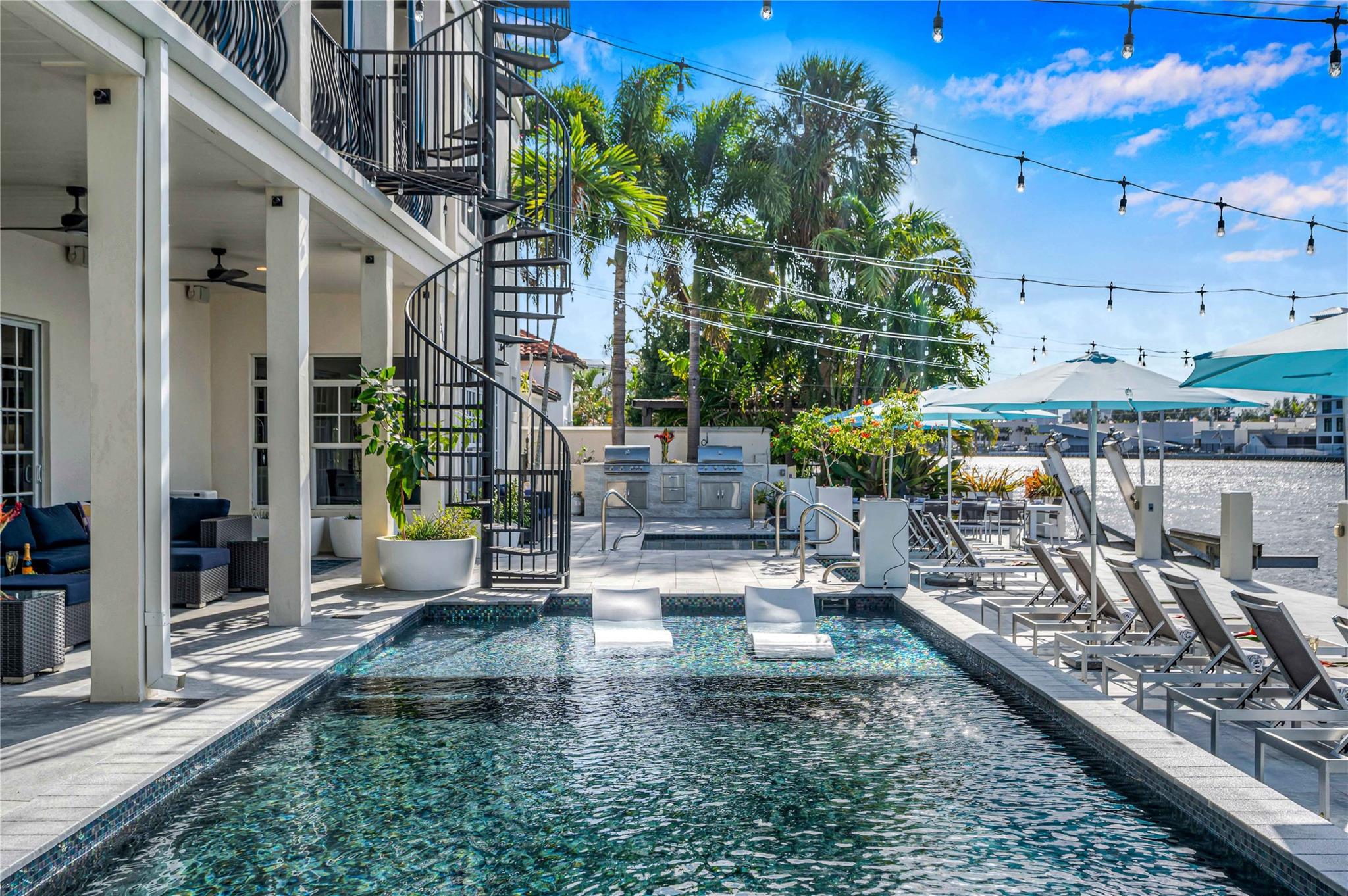 1317 Middle River Dr