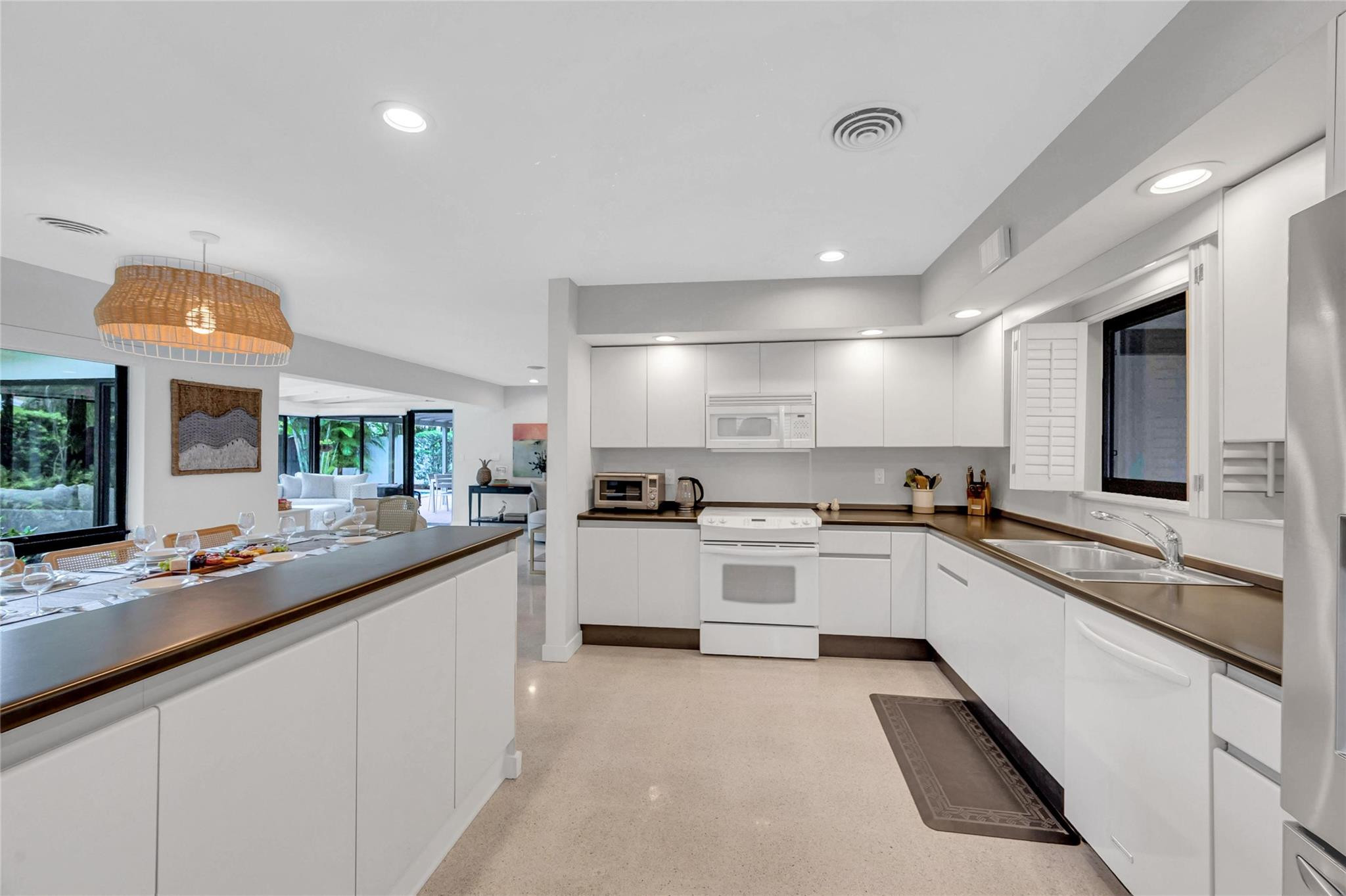 1950 Harbourview Dr