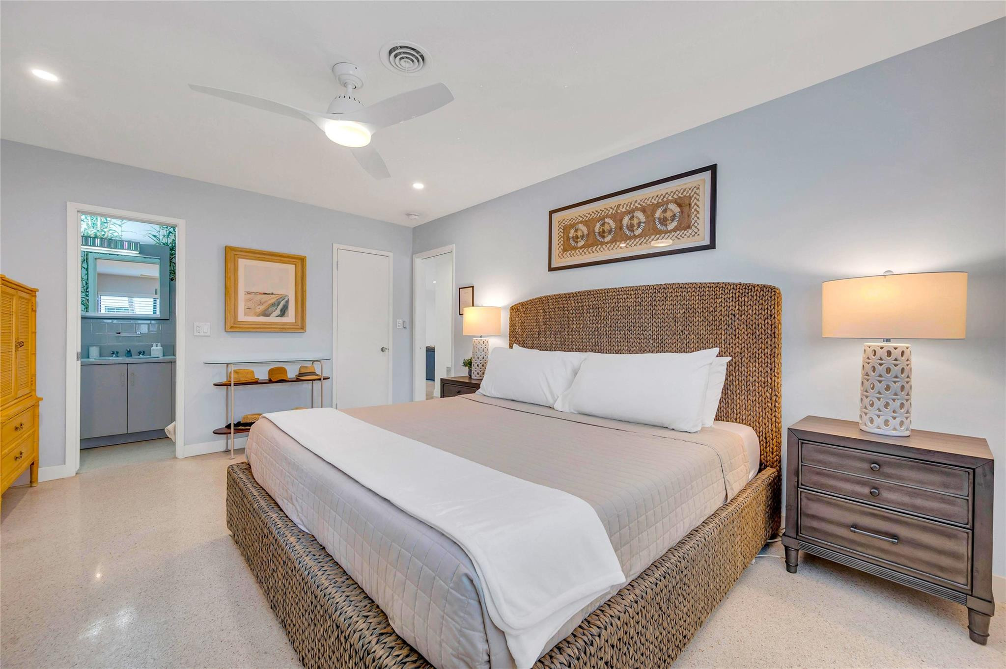 1950 Harbourview Dr