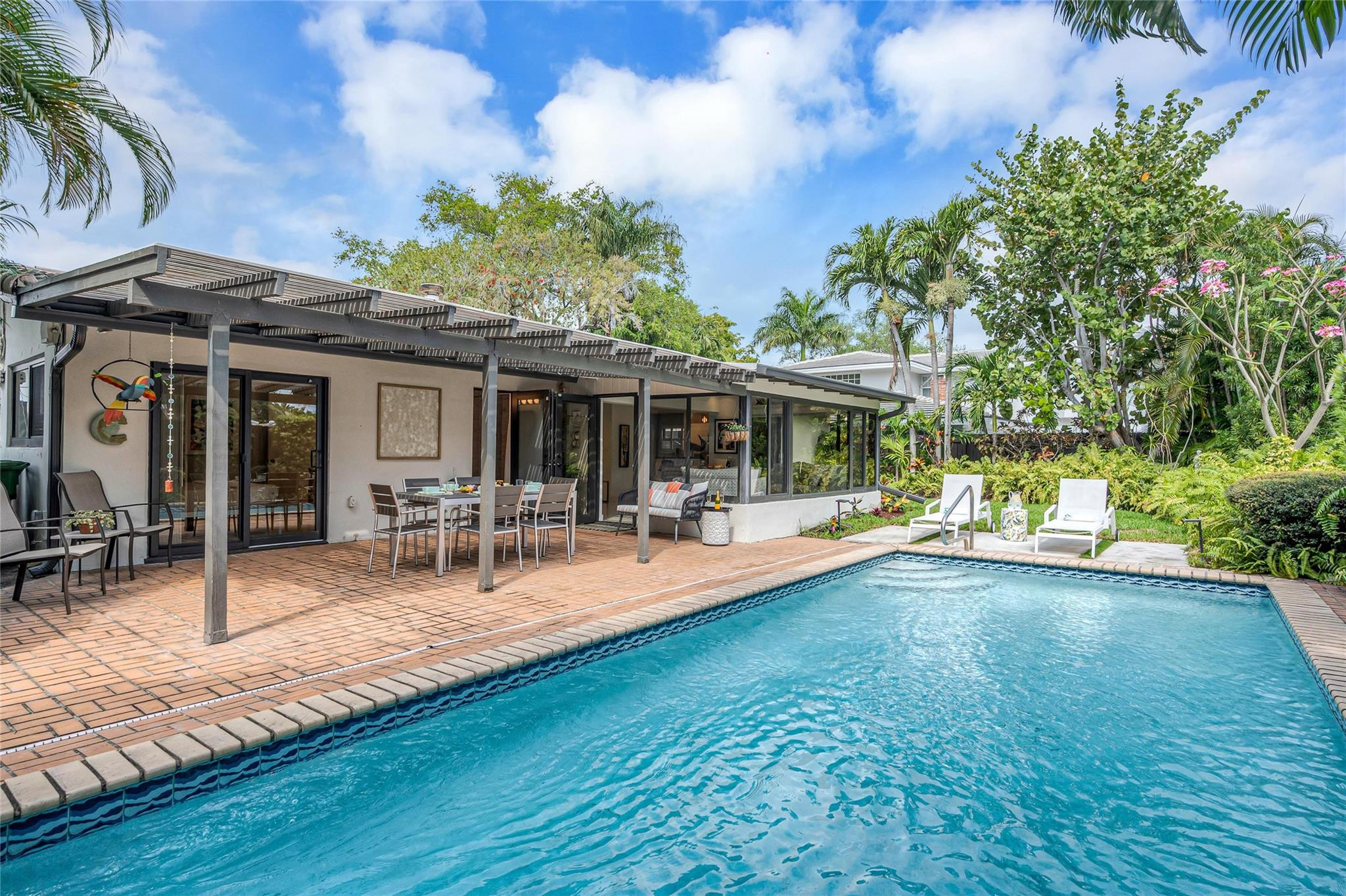 1950 Harbourview Dr
