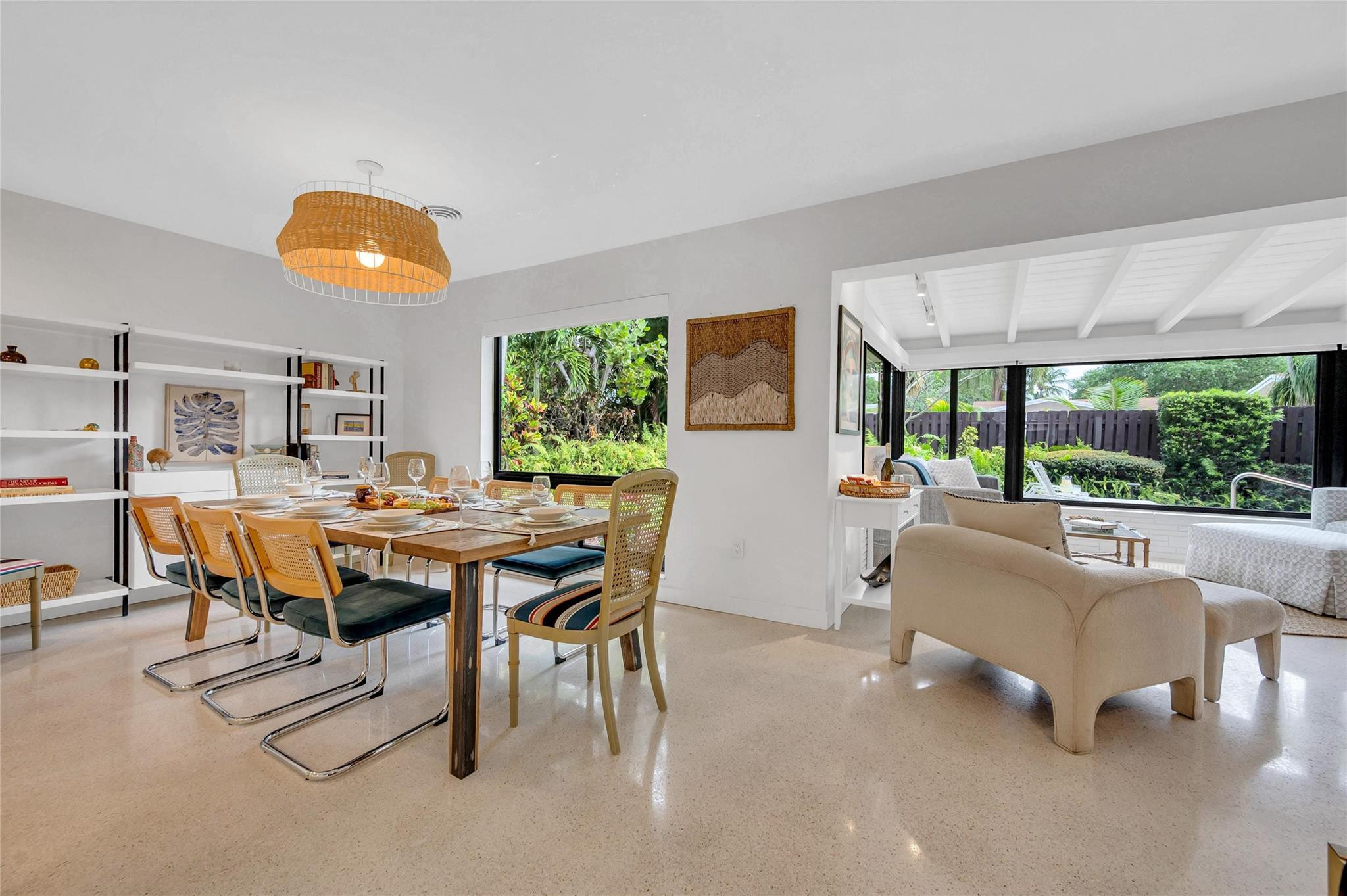1950 Harbourview Dr