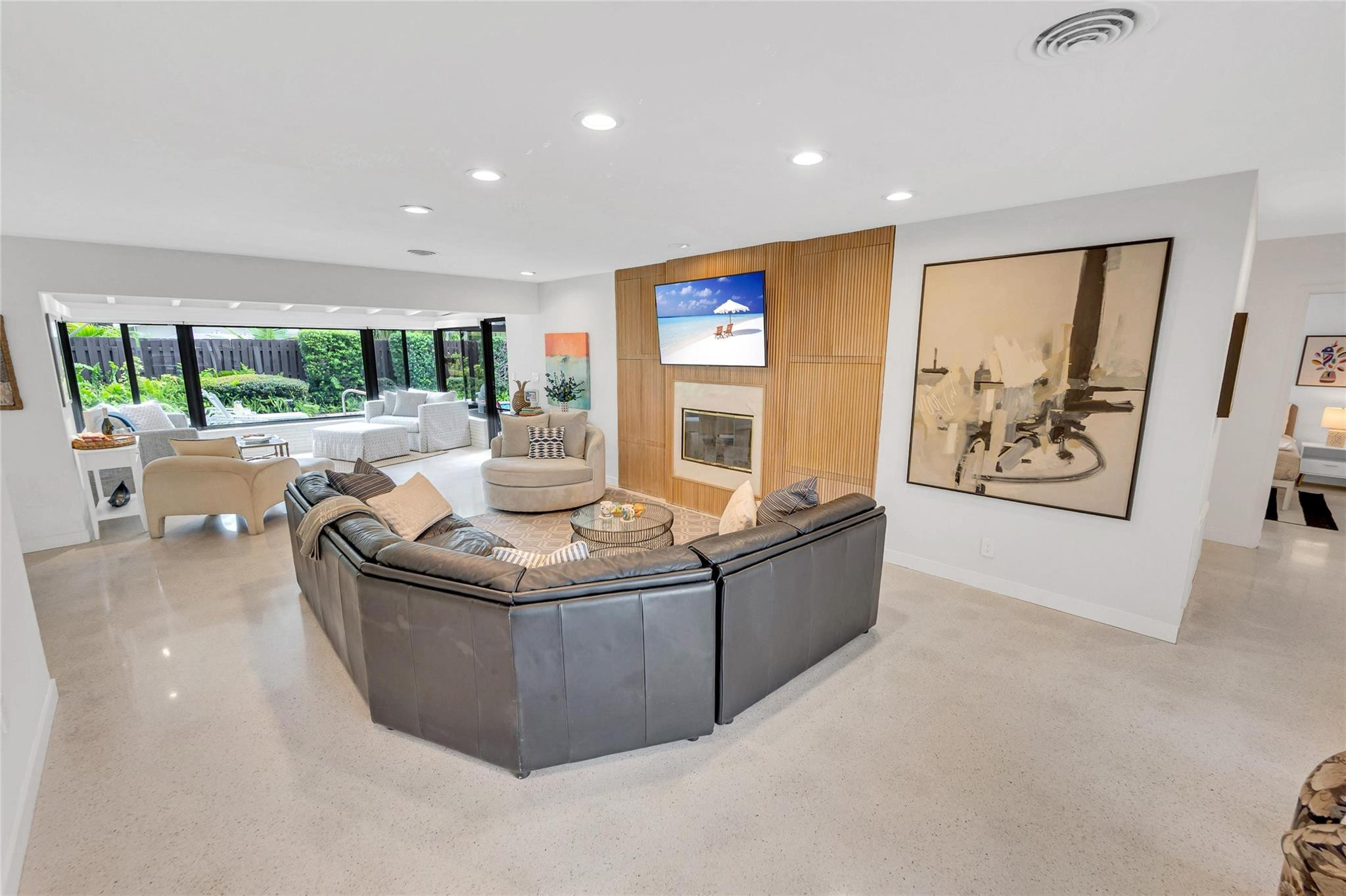 1950 Harbourview Dr