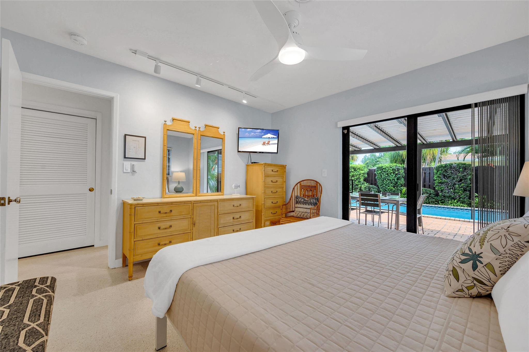 1950 Harbourview Dr
