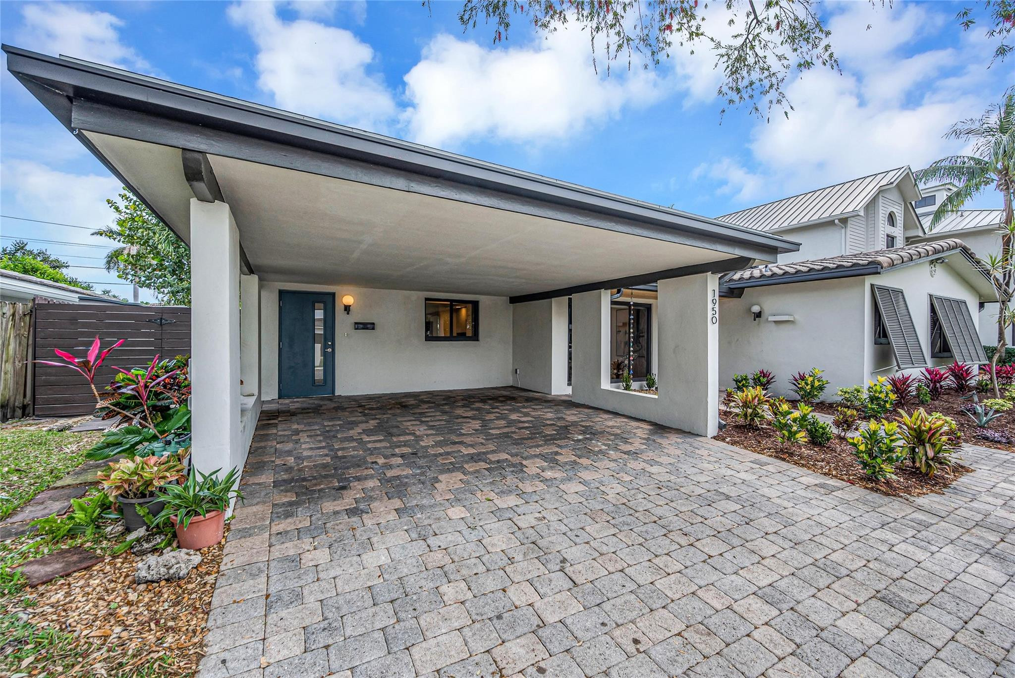 1950 Harbourview Dr