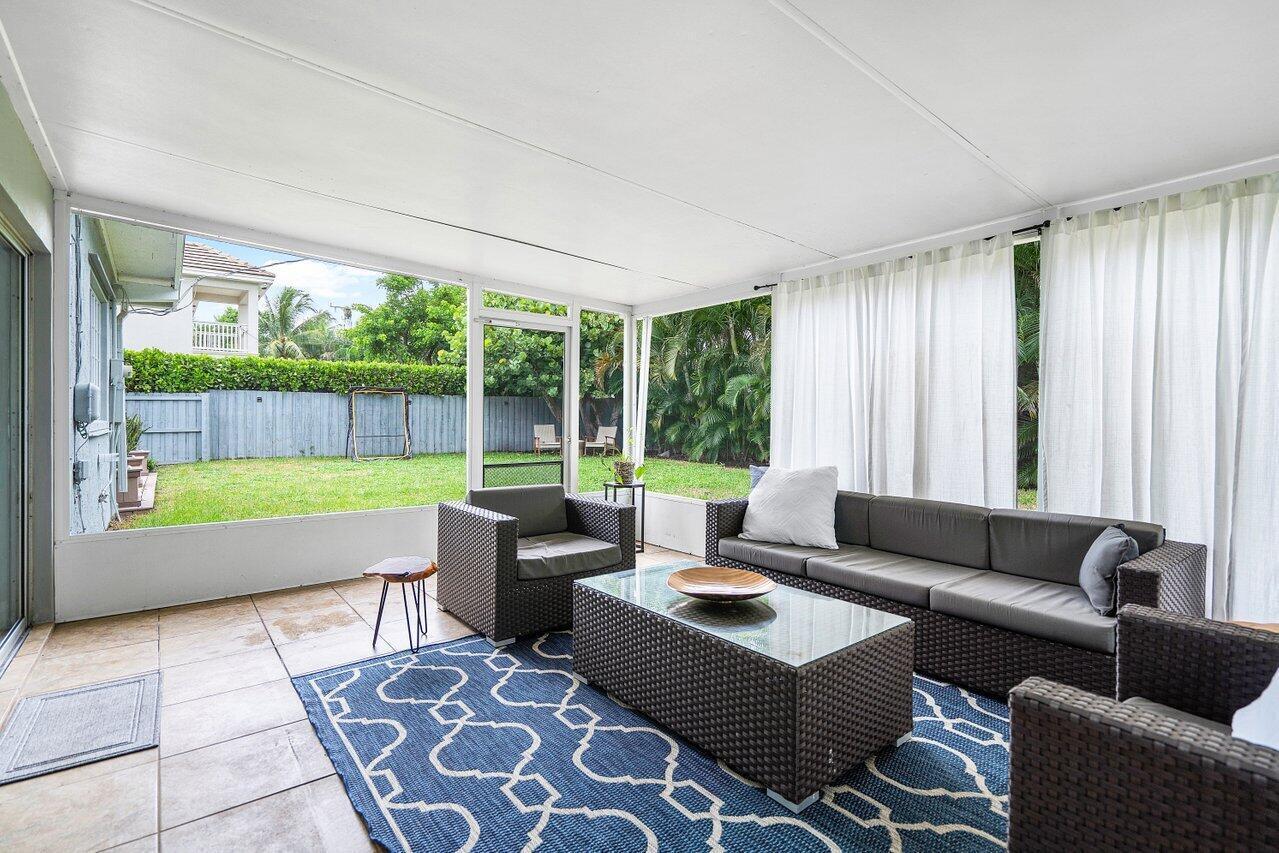 233 Lake Terrace