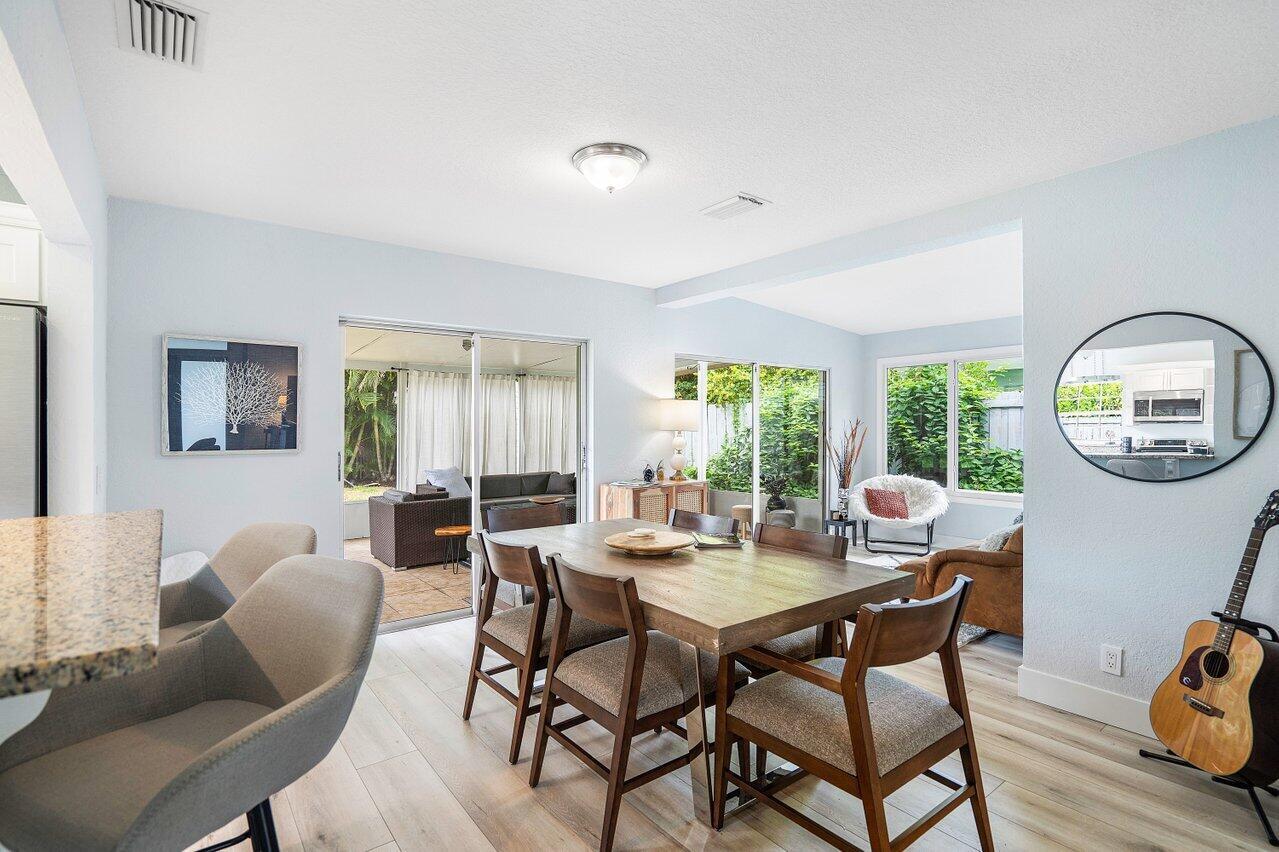 233 Lake Terrace