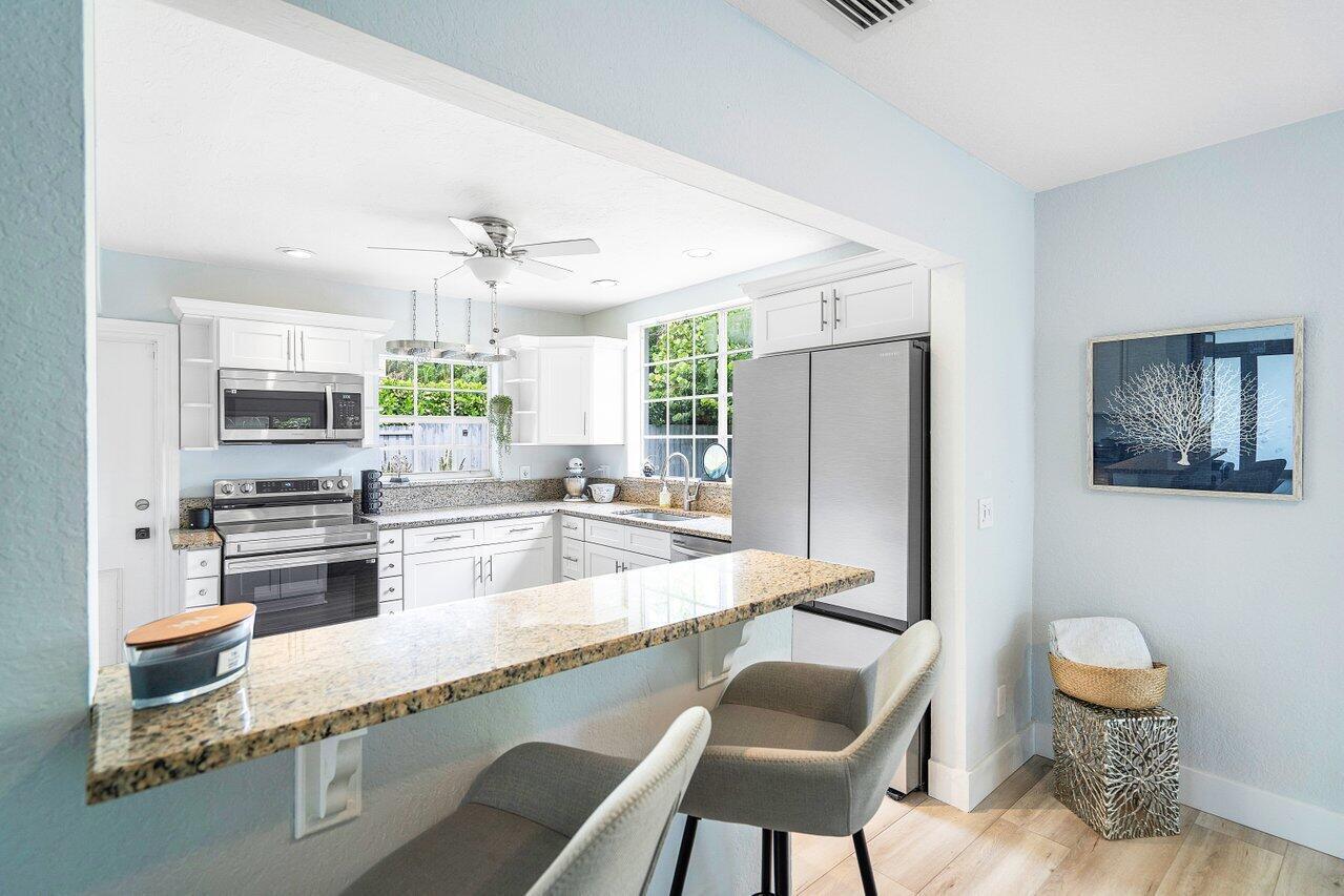 233 Lake Terrace