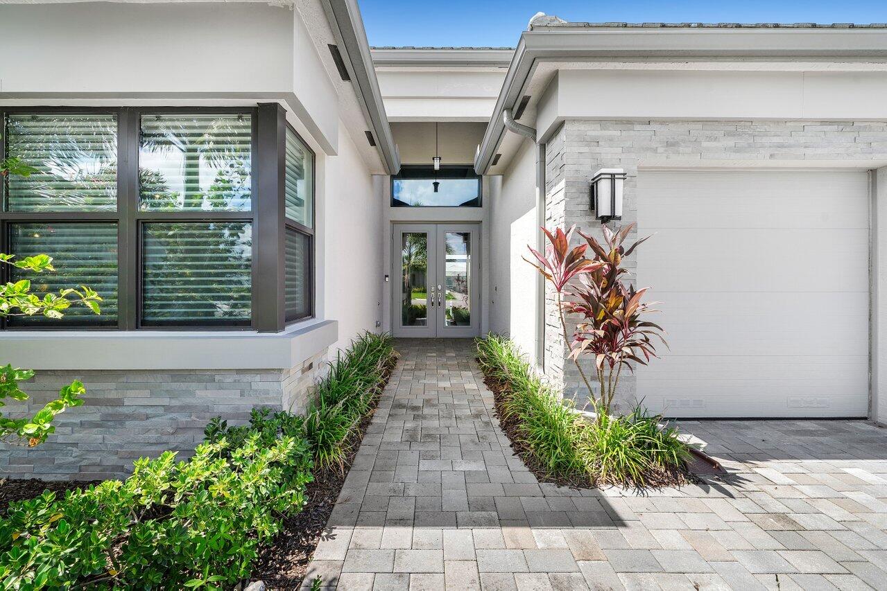9850 Evergreen Woods Lane