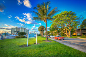 2473 Coral Trace Circle N