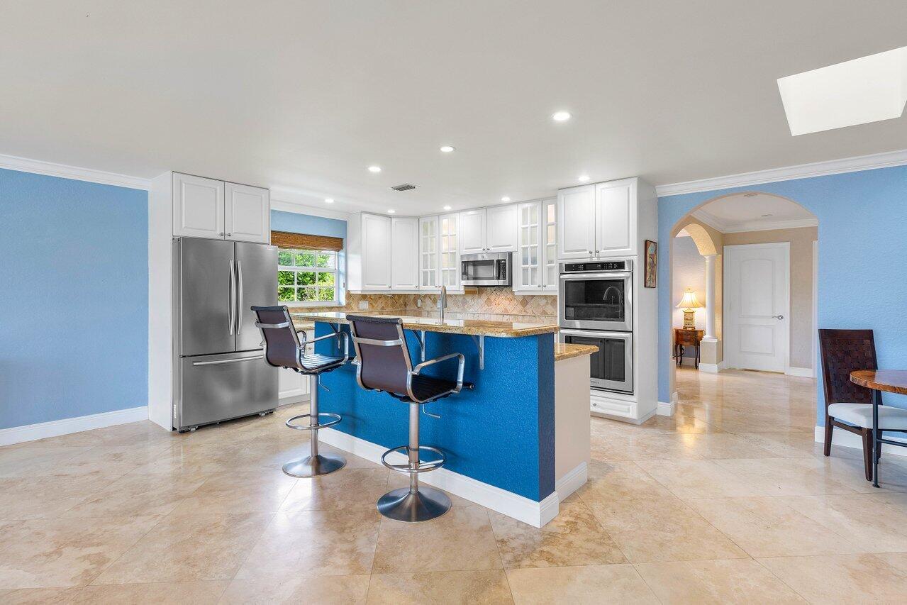 3365 Lakeview Drive