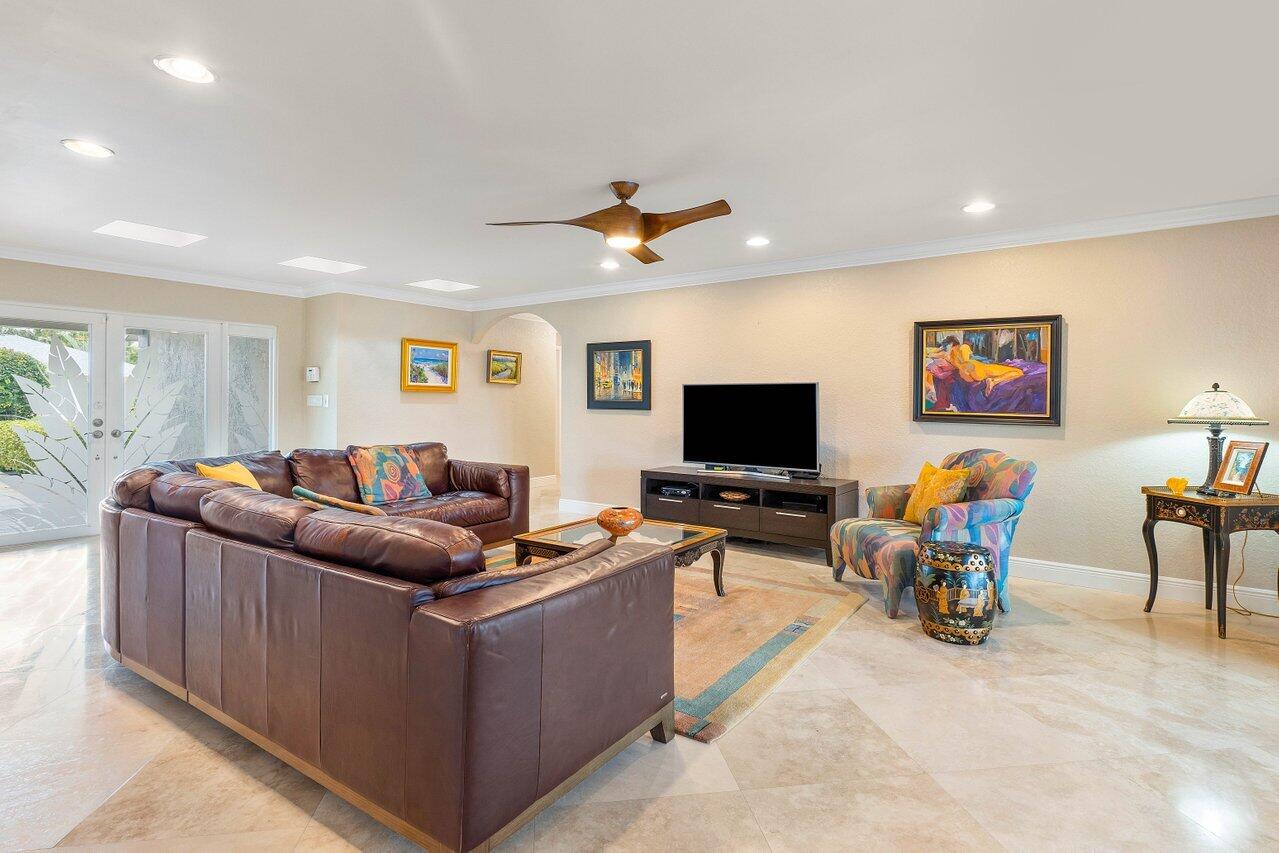 3365 Lakeview Drive