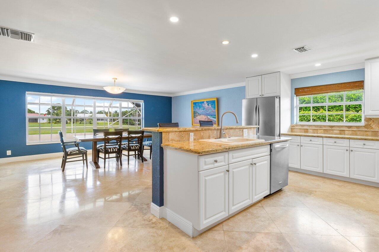 3365 Lakeview Drive
