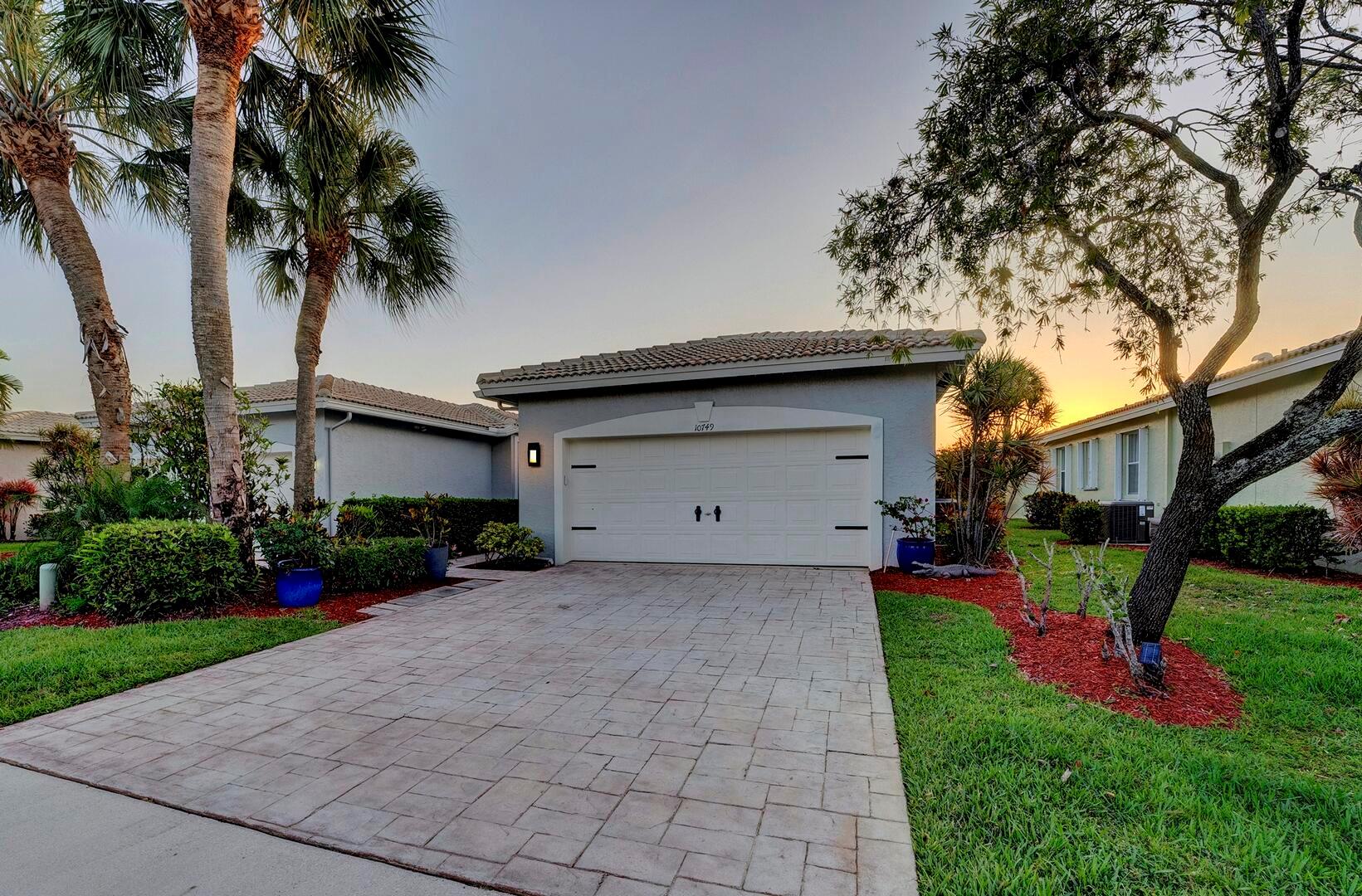 10749 Royal Caribbean Circle