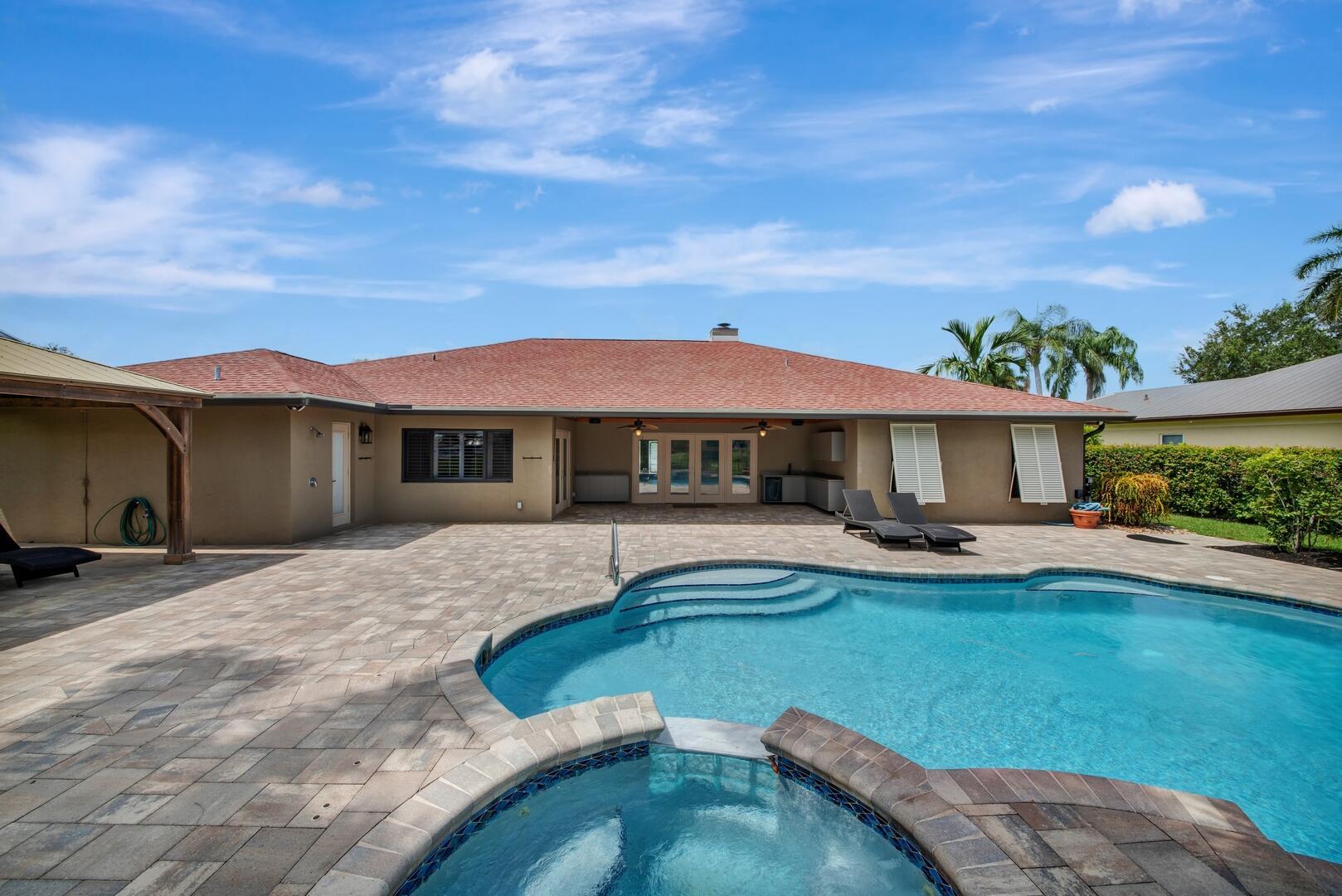 4411 Caryota Drive