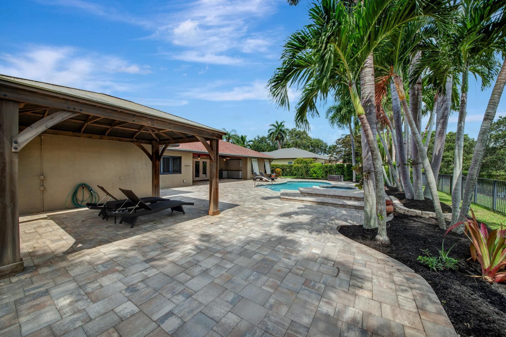 4411 Caryota Drive
