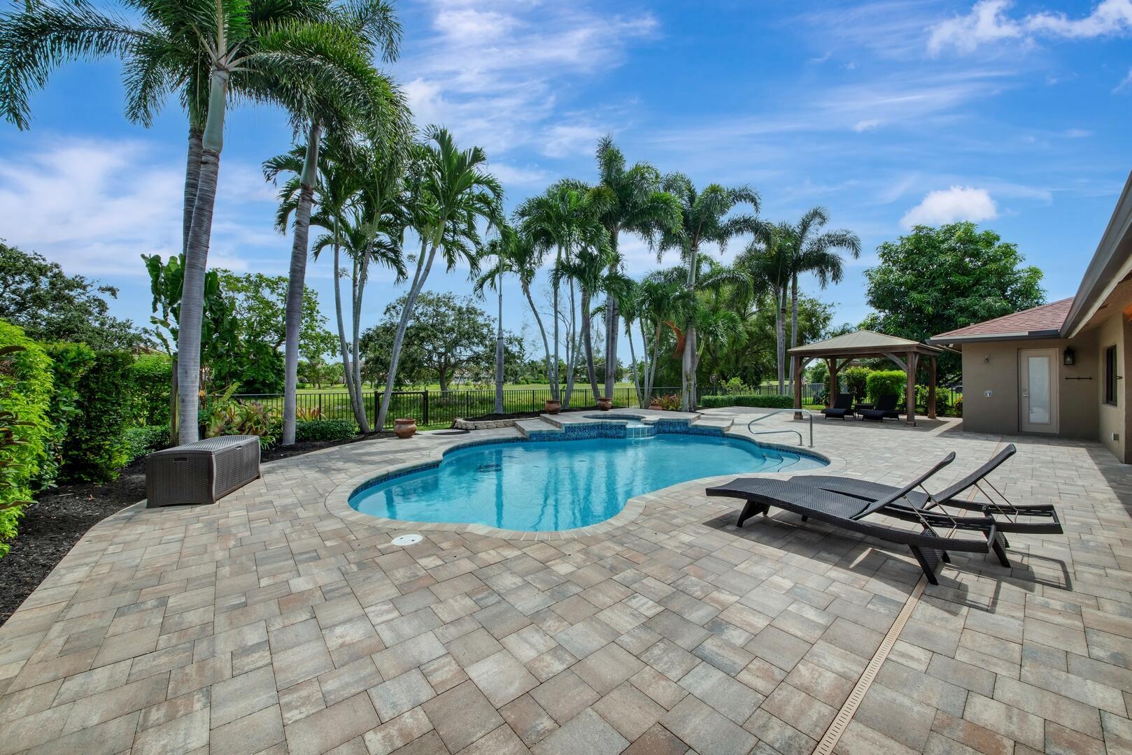 4411 Caryota Drive