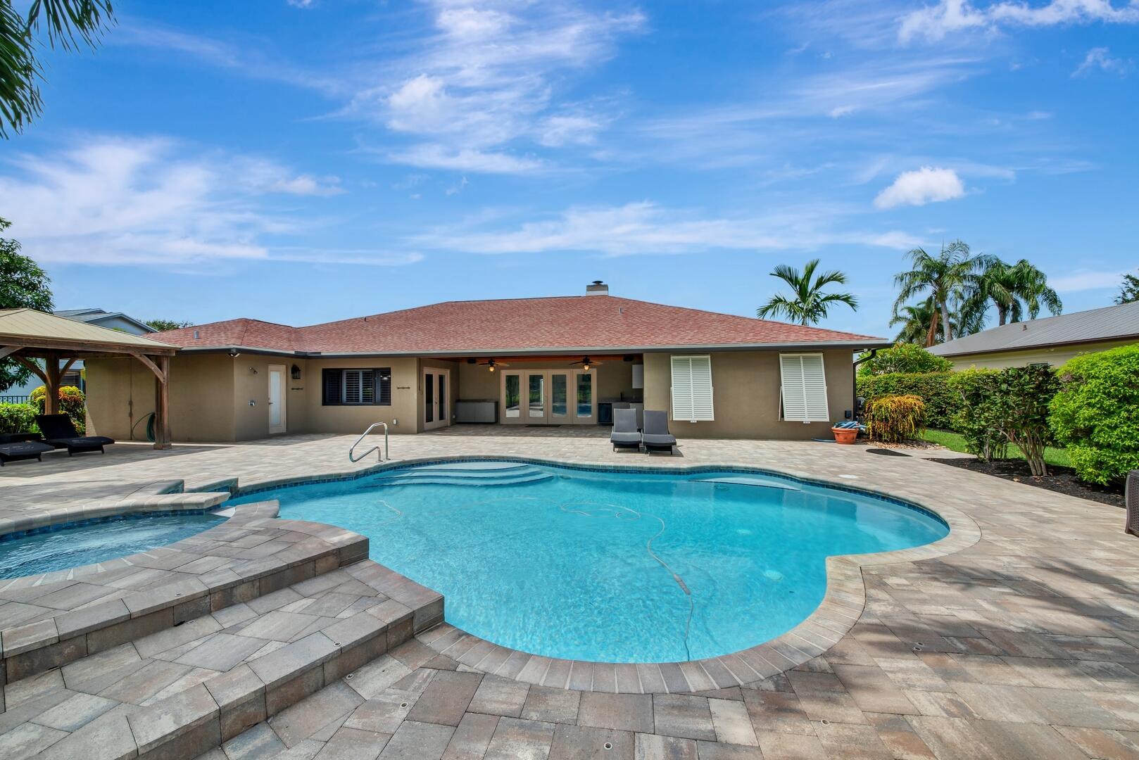 4411 Caryota Drive