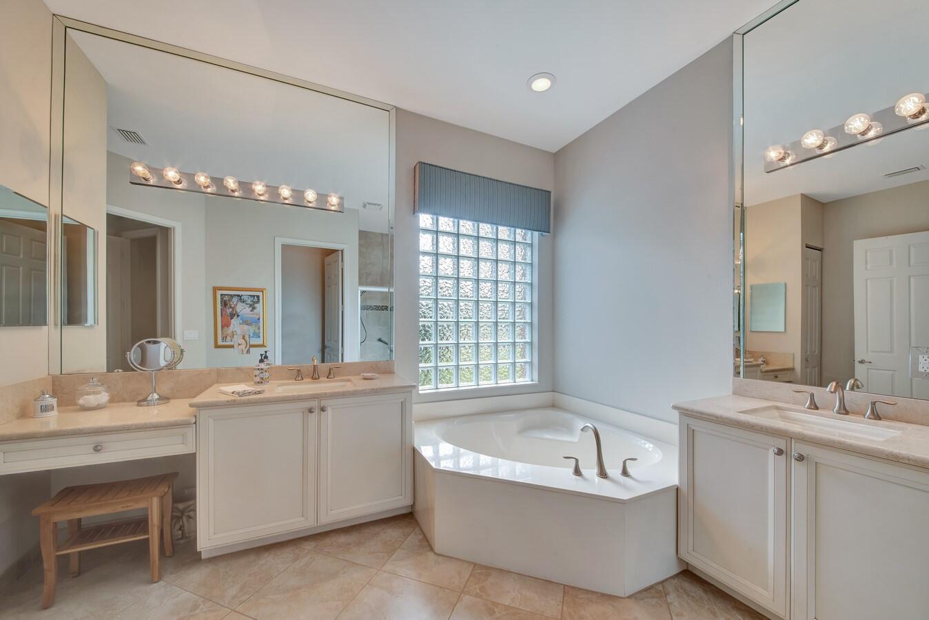 9867 Bluefield Drive