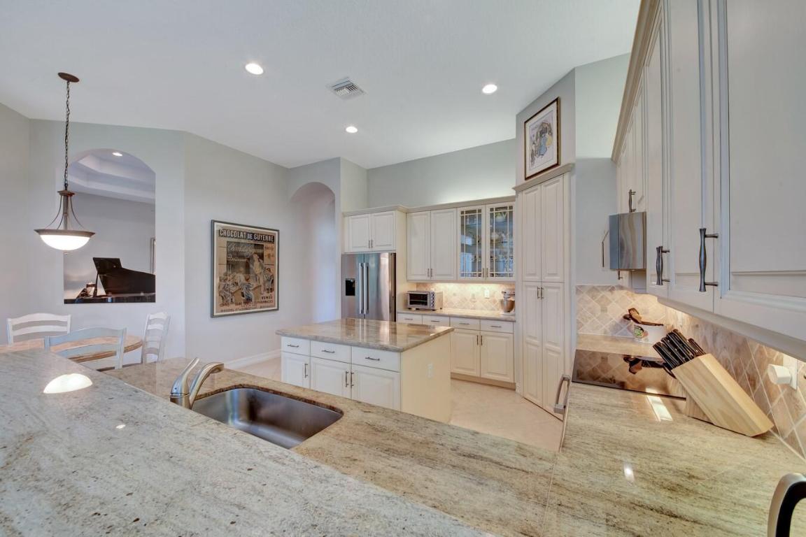 9867 Bluefield Drive