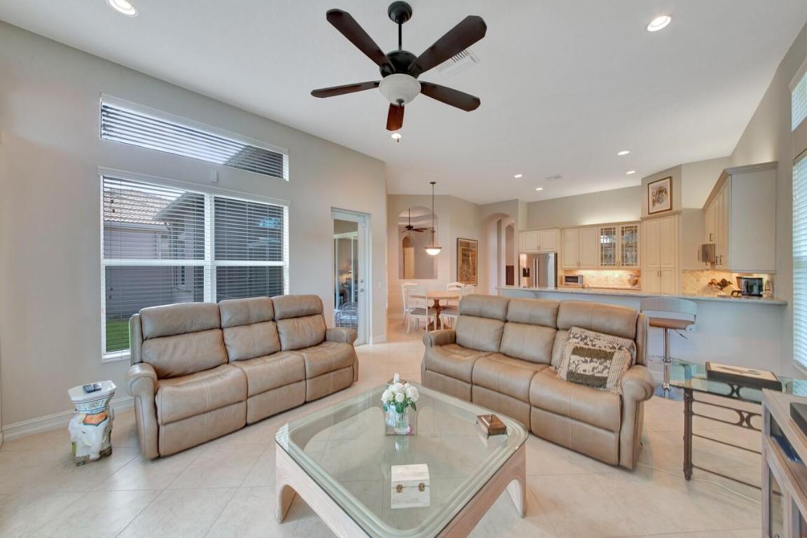 9867 Bluefield Drive