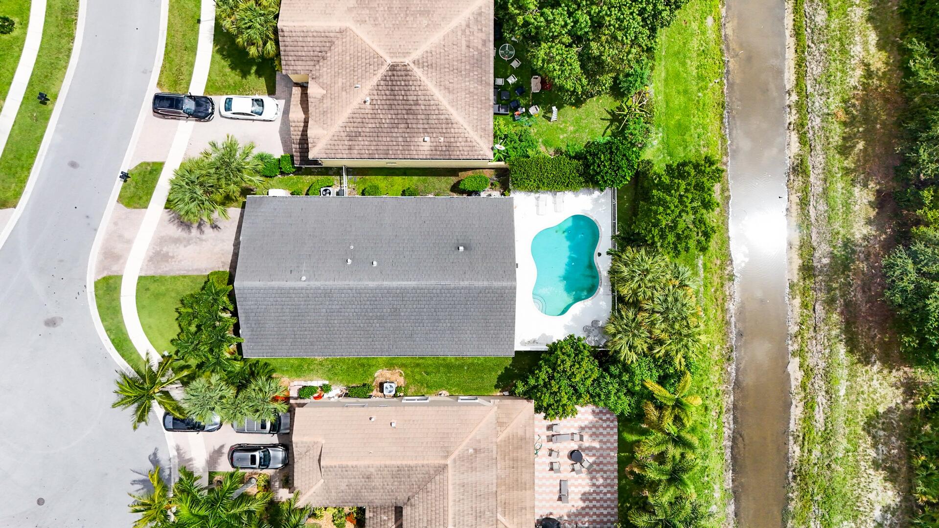 212 Kensington Way