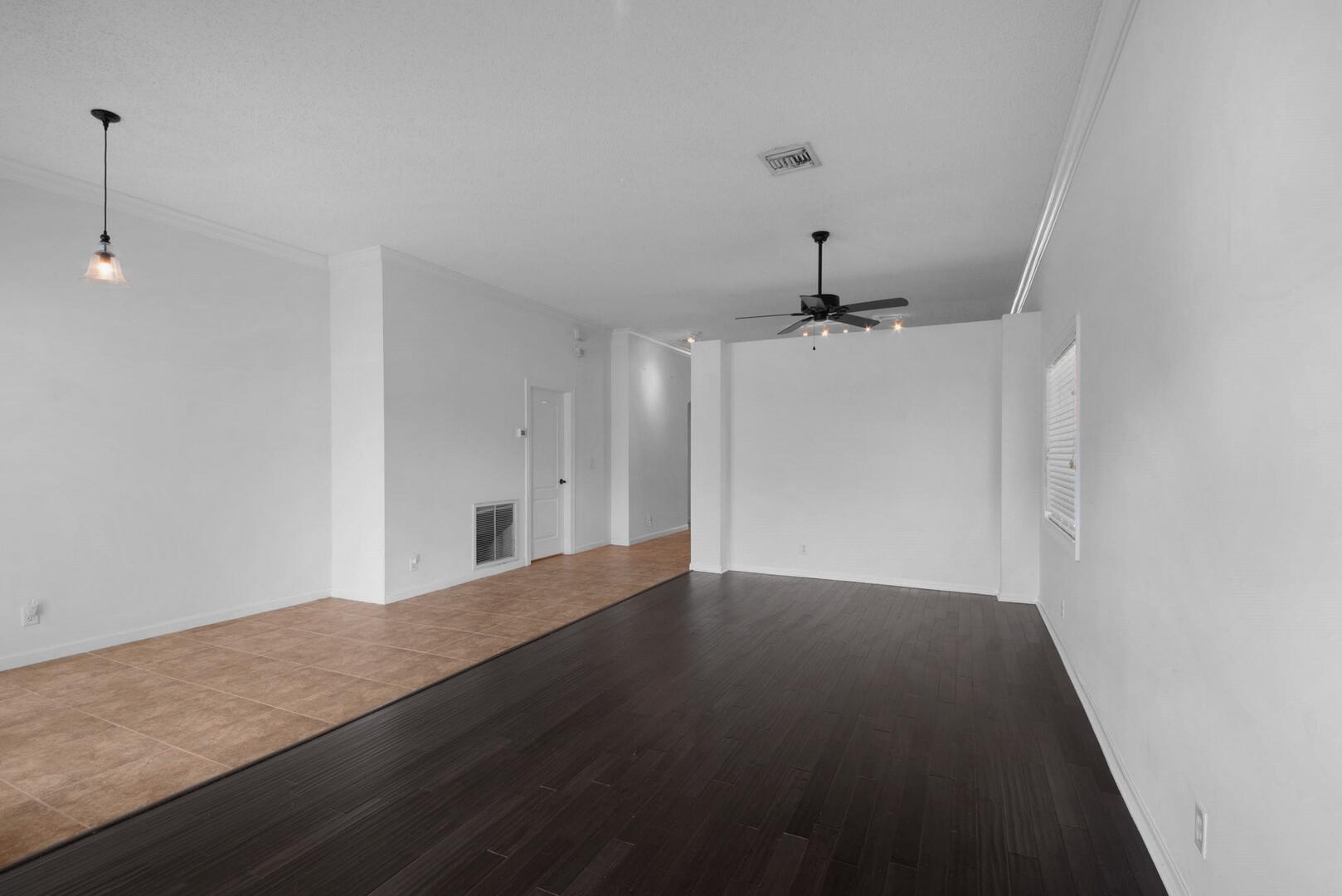 212 Kensington Way
