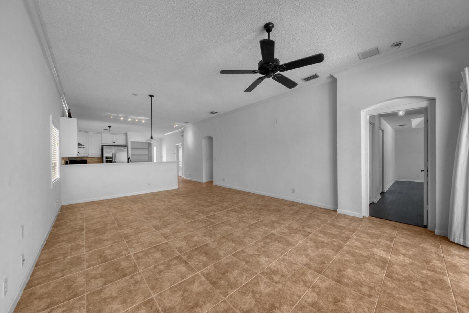 212 Kensington Way