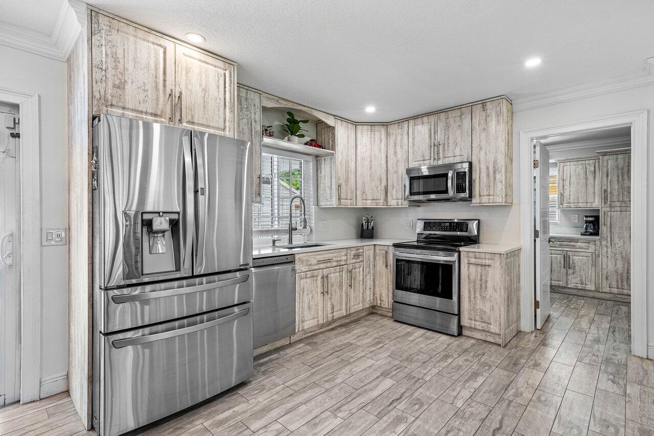 2985 Angler Drive