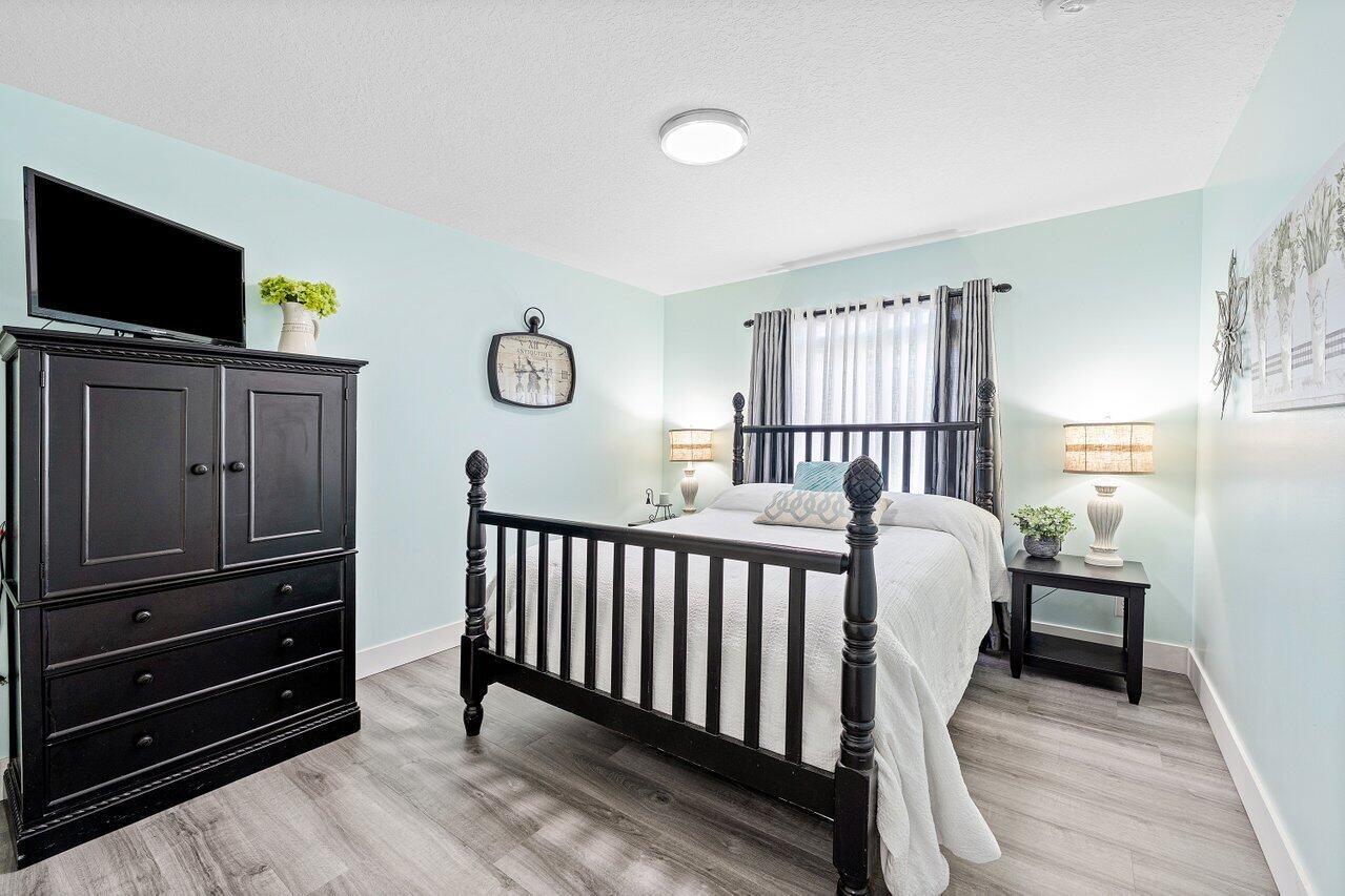 8828 SW Horizon Court