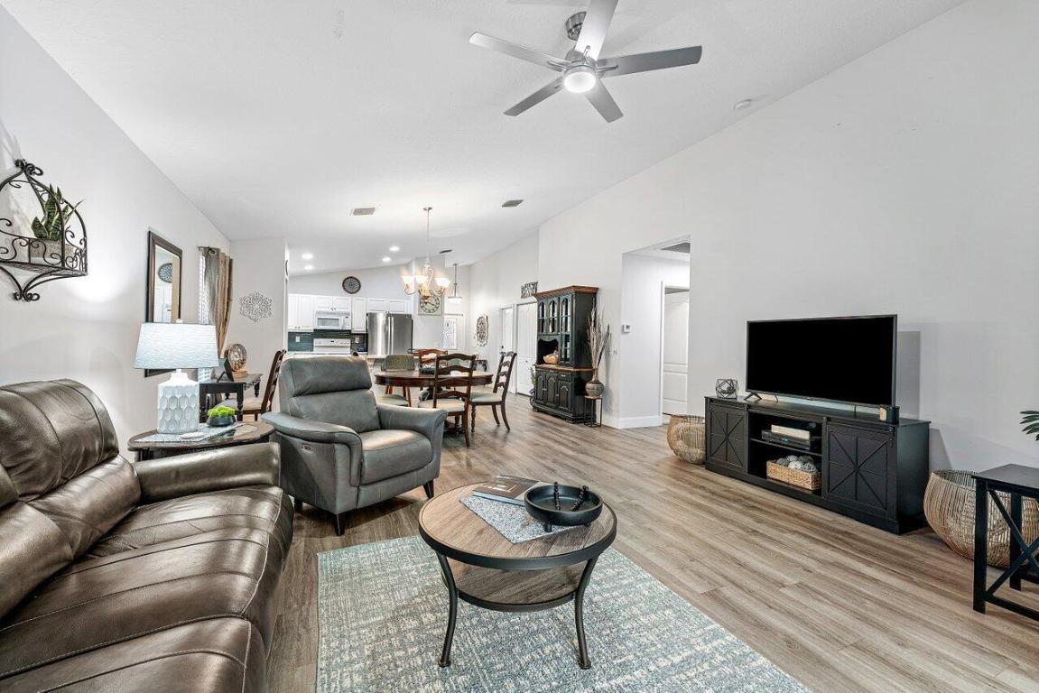 8828 SW Horizon Court