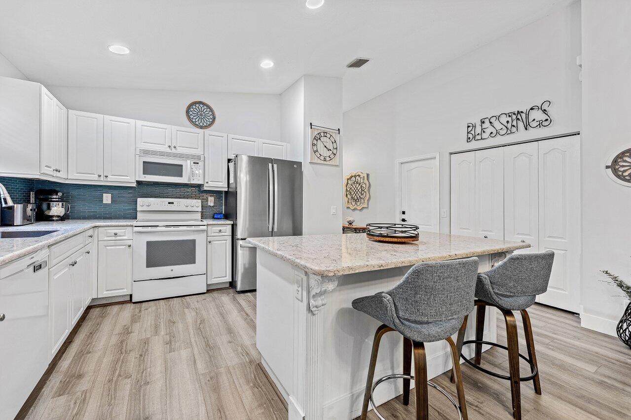 8828 SW Horizon Court