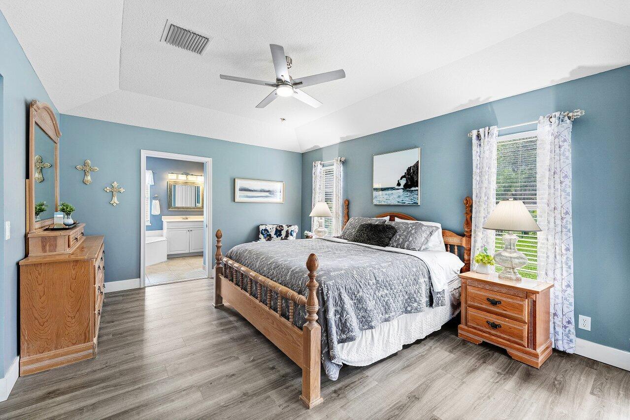 8828 SW Horizon Court