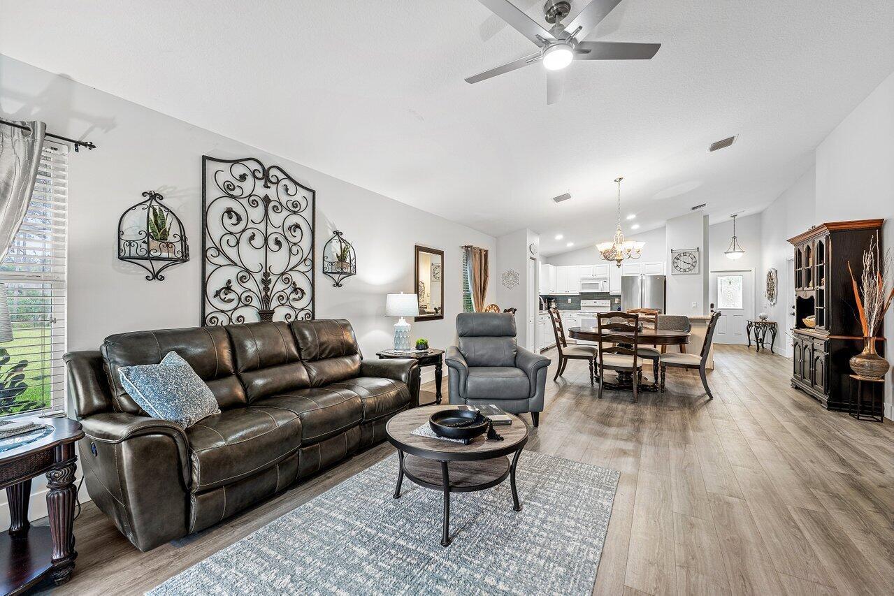 8828 SW Horizon Court