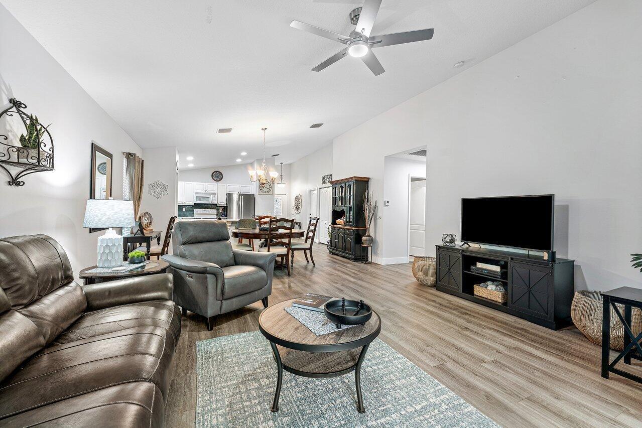 8828 SW Horizon Court