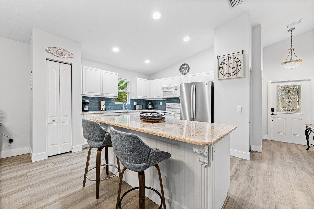 8828 SW Horizon Court