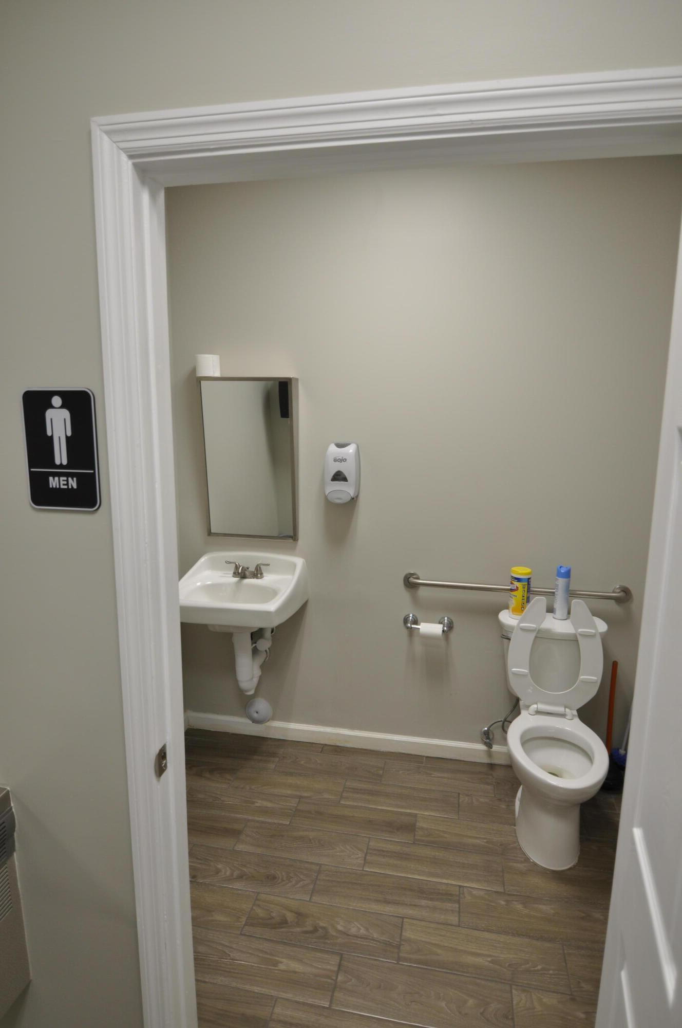 842 NW 7th Terrace NW