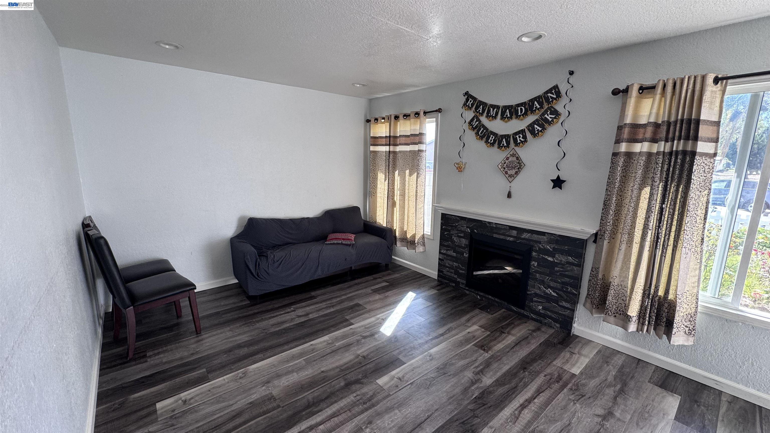 33080 Lake Mead Dr