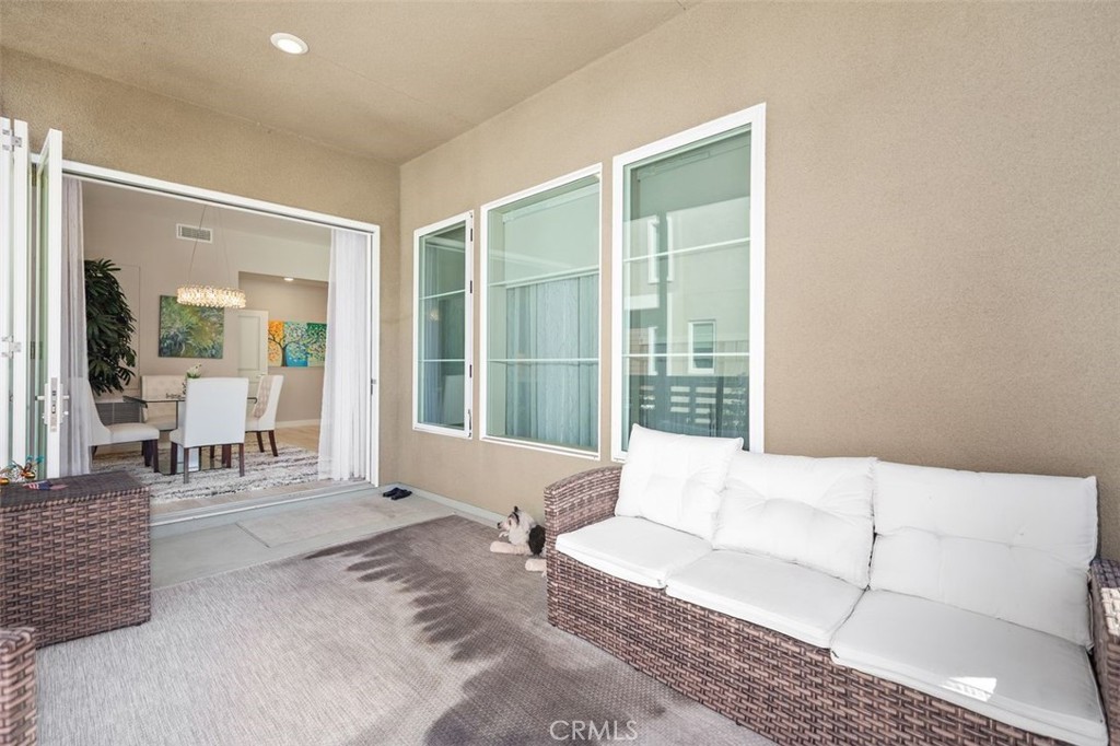 982 Doheny Way