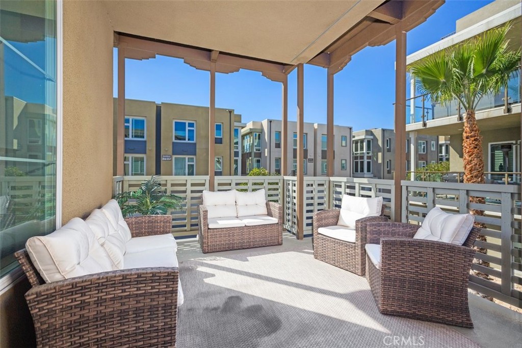 982 Doheny Way