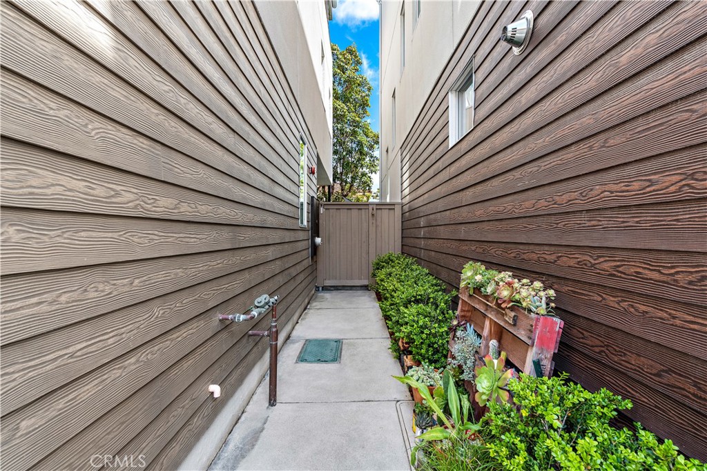 1970 Novus Place