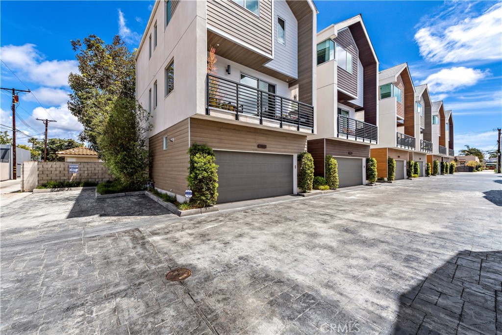1970 Novus Place