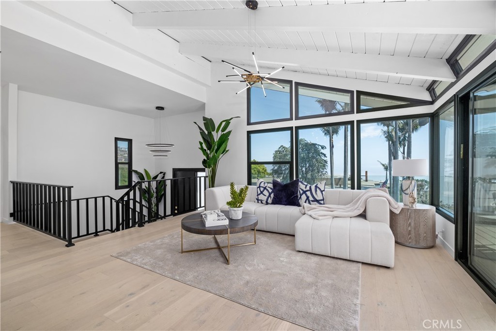 2568 Bonita Way