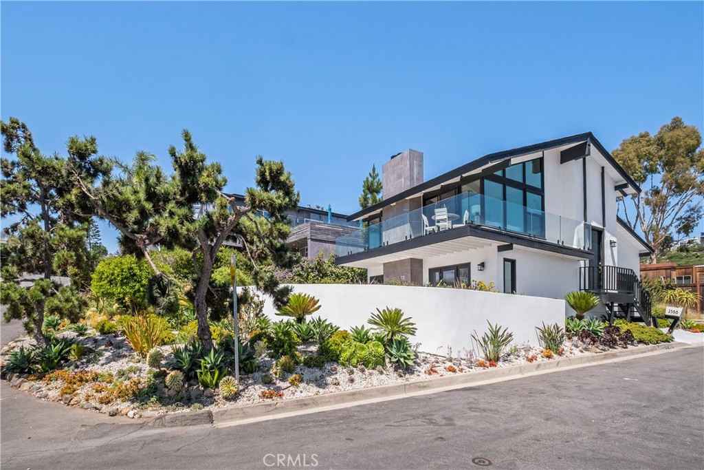 2568 Bonita Way