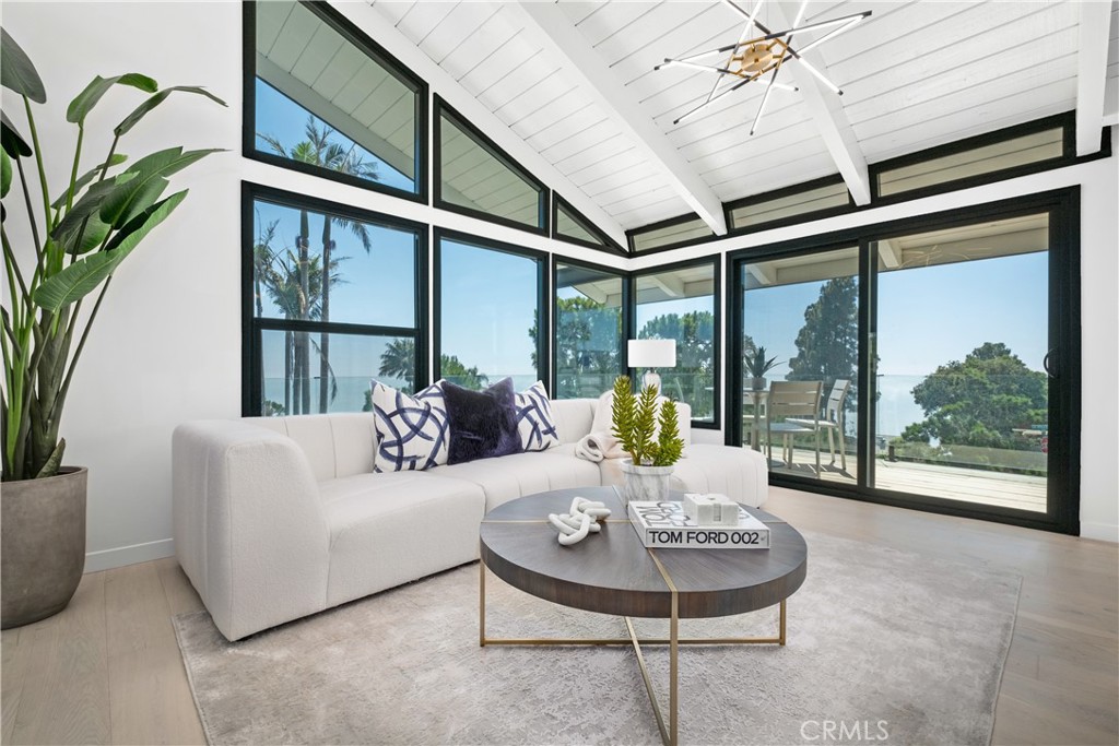 2568 Bonita Way