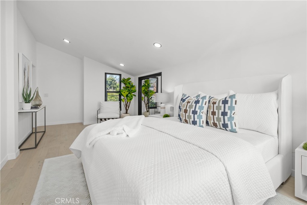 2568 Bonita Way