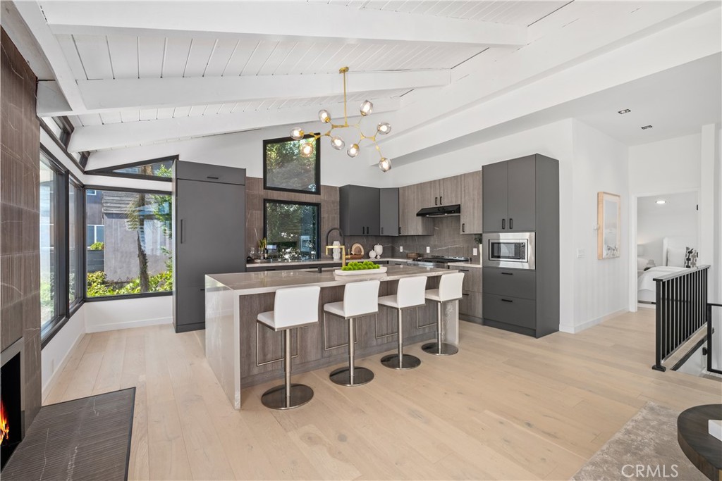 2568 Bonita Way