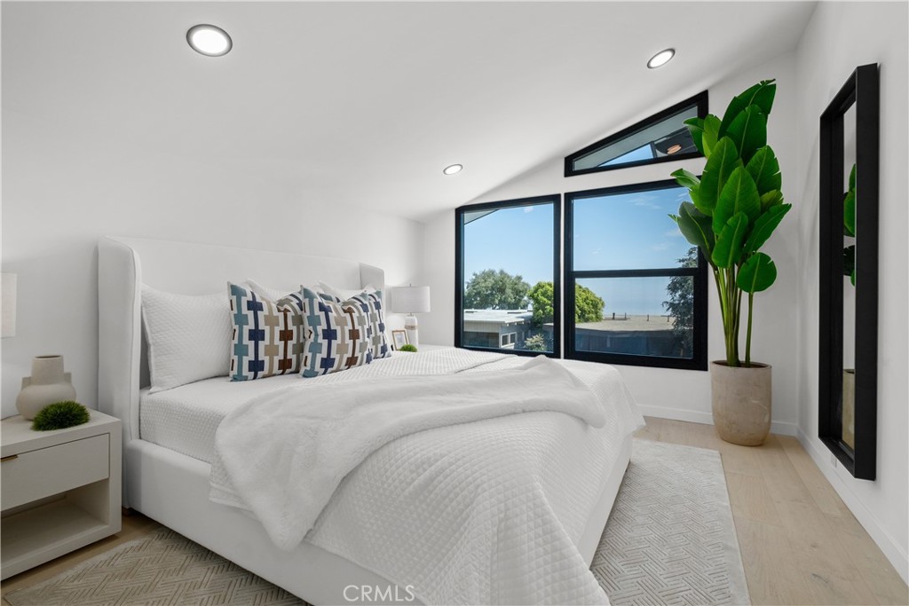 2568 Bonita Way