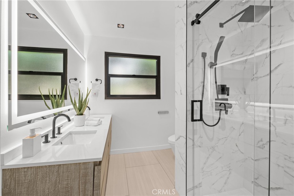 2568 Bonita Way