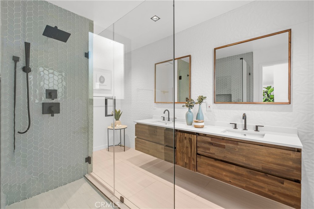2568 Bonita Way